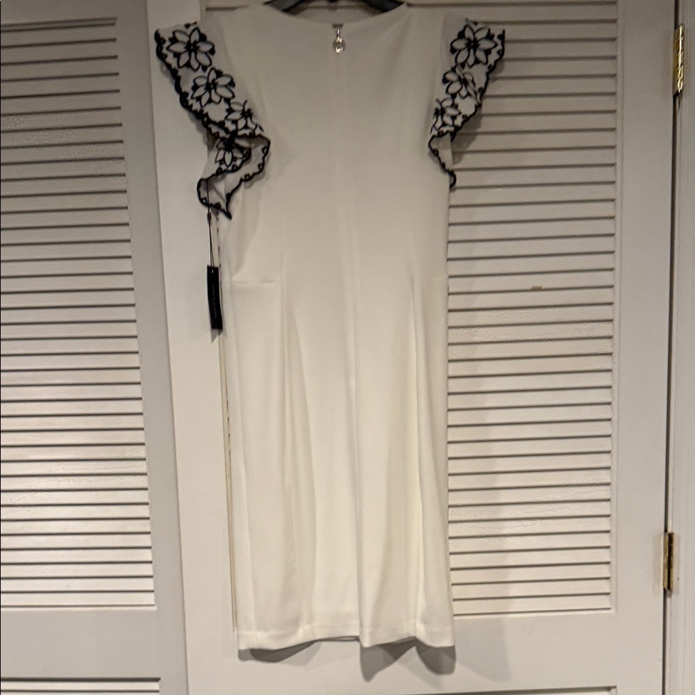 Tommy Hilfiger Cream Dress with Black Floral Sleeves - Picture 5 of 5